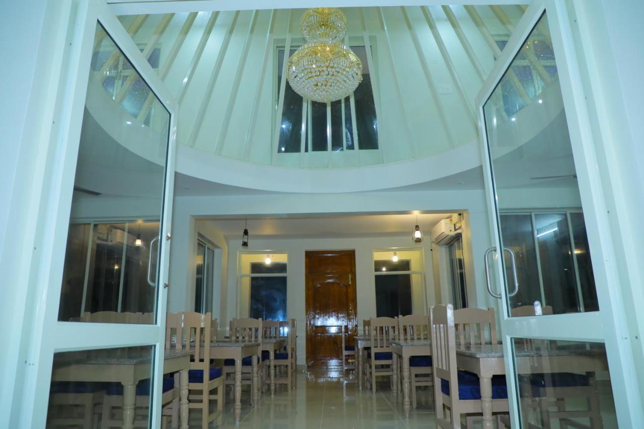 Srinivasa Hotel Tirupati Eksteriør billede