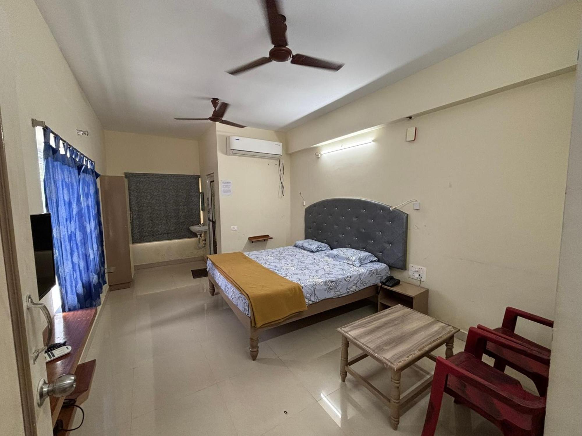 Srinivasa Hotel Tirupati Eksteriør billede